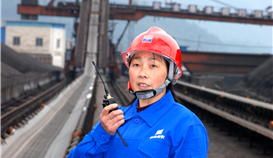 庆祝乐橙游戏官网成立25周年系列报道 |穿越时空感受乐橙游戏官网钒钛劳模精神